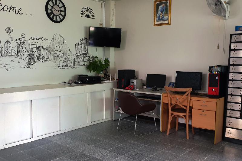 1068 NN Apartment - Lobi