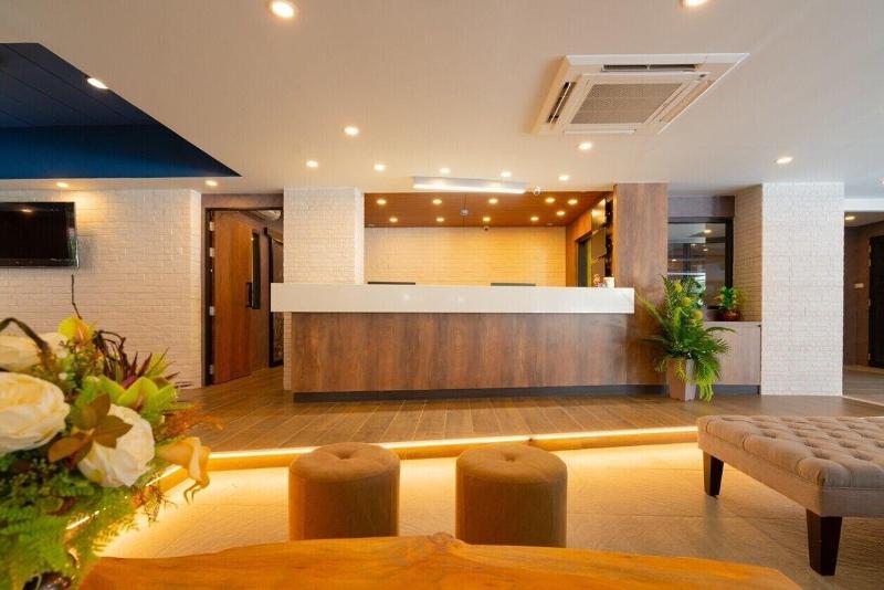 The Home Hotel - Lobi