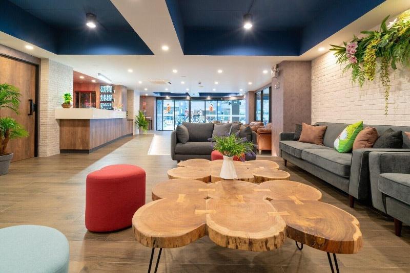 The Home Hotel - Lobi