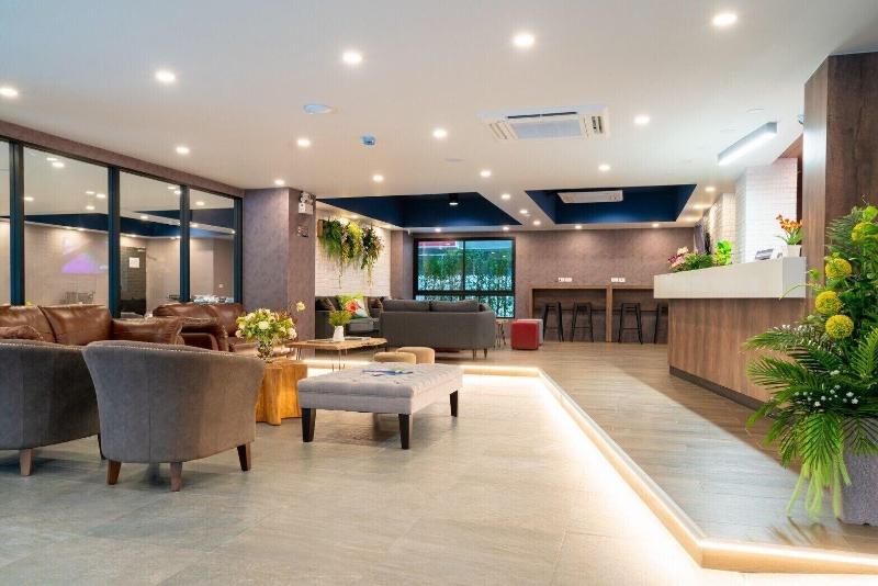 The Home Hotel - Lobi