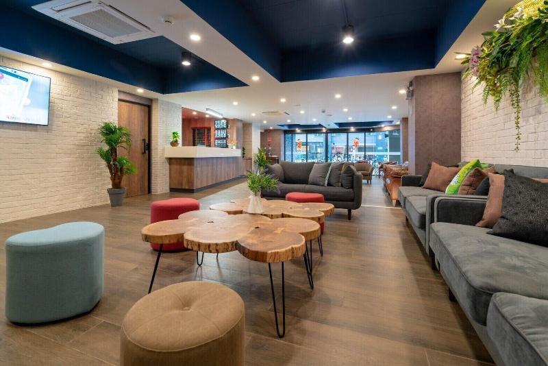 The Home Hotel - Lobi