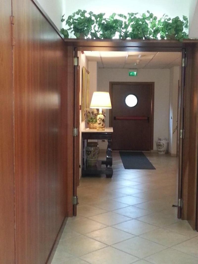 Hotel Maddaloni - Lobi