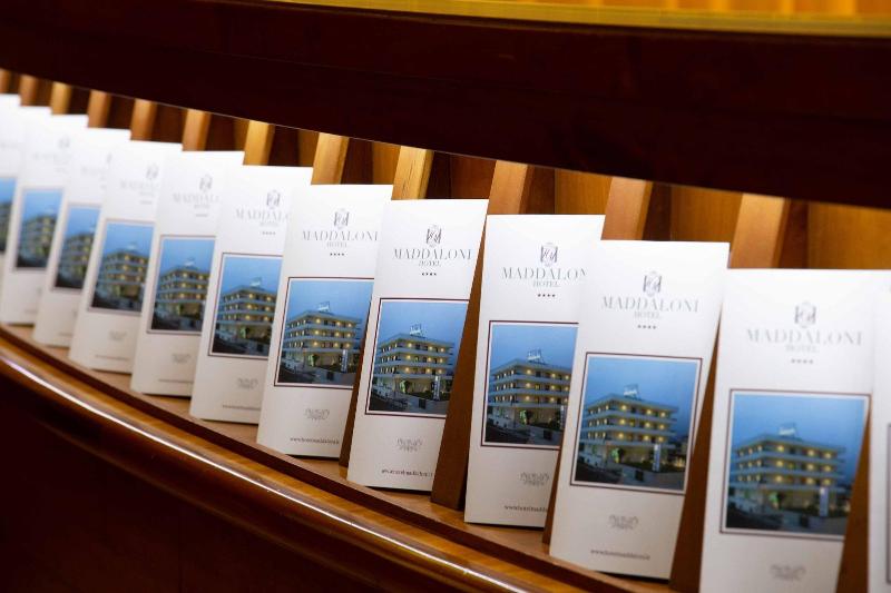 Hotel Maddaloni - Lobi