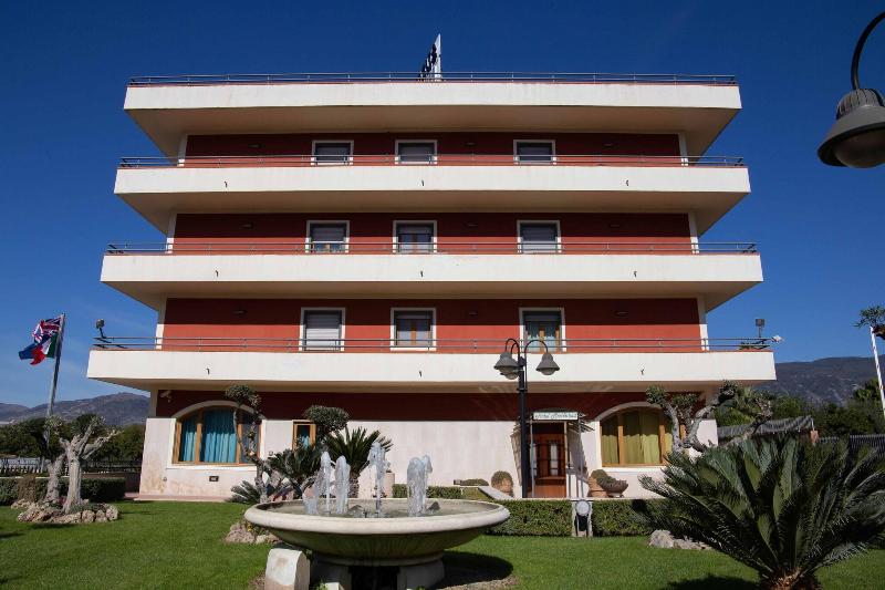 Hotel Maddaloni - Genel