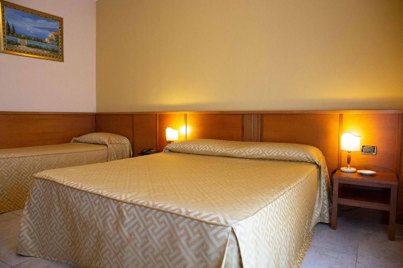 Hotel Maddaloni - Oda