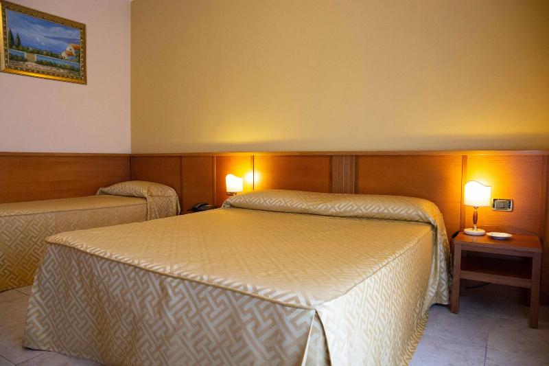 Hotel Maddaloni - Oda