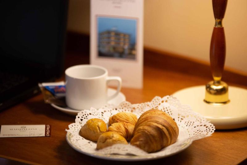 Hotel Maddaloni - Oda