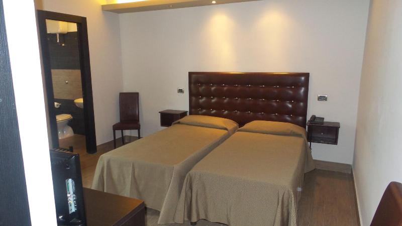 Bns Hotel Francisco - Lobi