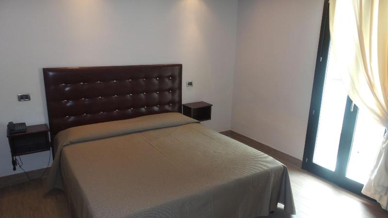 Bns Hotel Francisco - Lobi