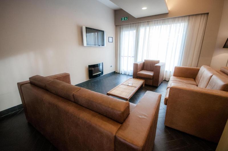 Bns Hotel Francisco - Lobi
