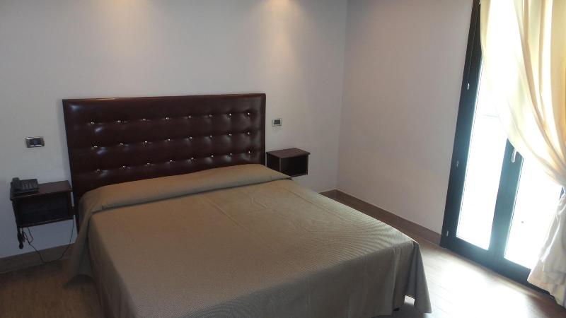 Bns Hotel Francisco - Oda