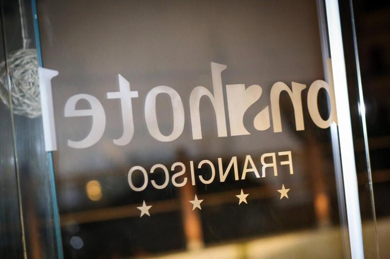 Bns Hotel Francisco - Teras