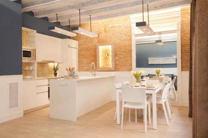Enjoybcn Colon Apartments - Genel