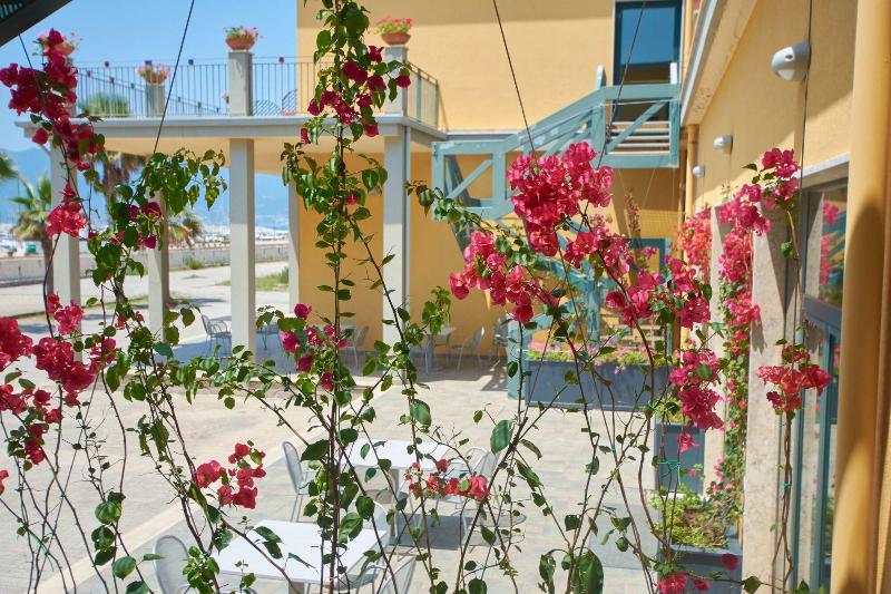 Saint Joseph Resort - Teras