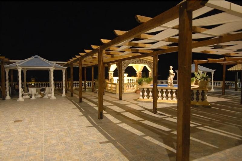 Hotel Restaurant Diana - Teras