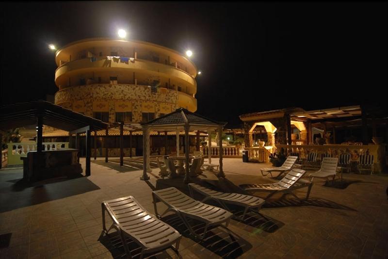 Hotel Restaurant Diana - Teras