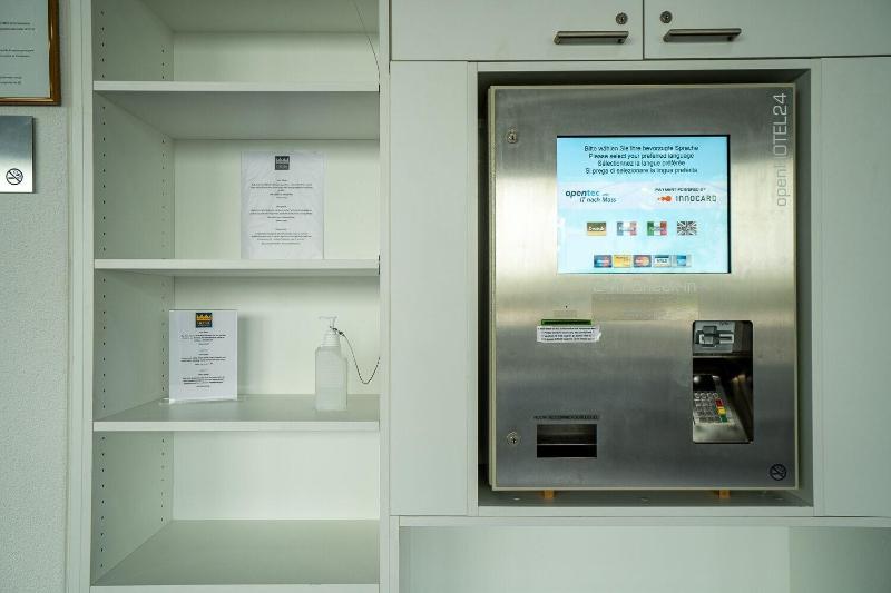 Hine Adon Apart Hotel Bern-Airport - Lobi