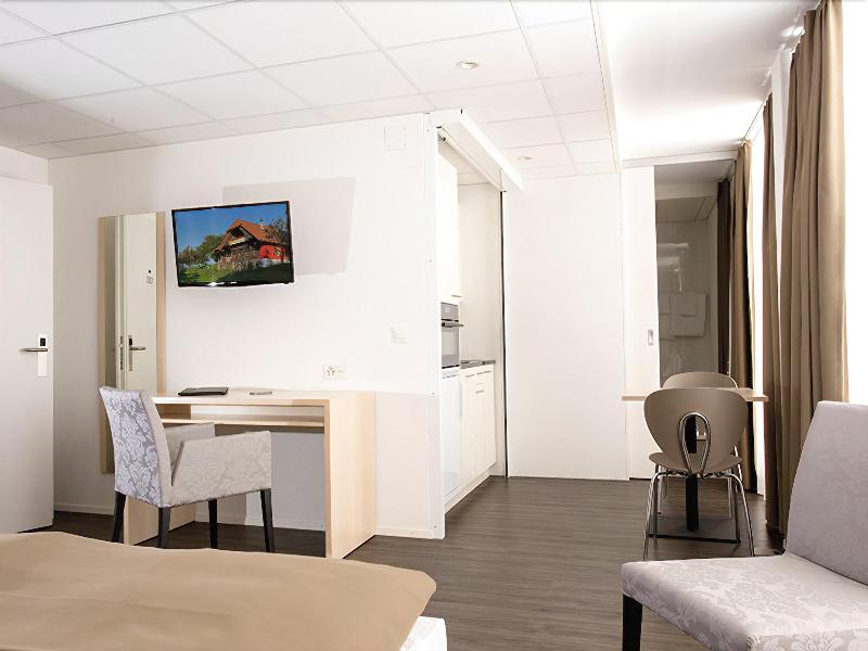 Hine Adon Apart Hotel Bern-Airport - Oda