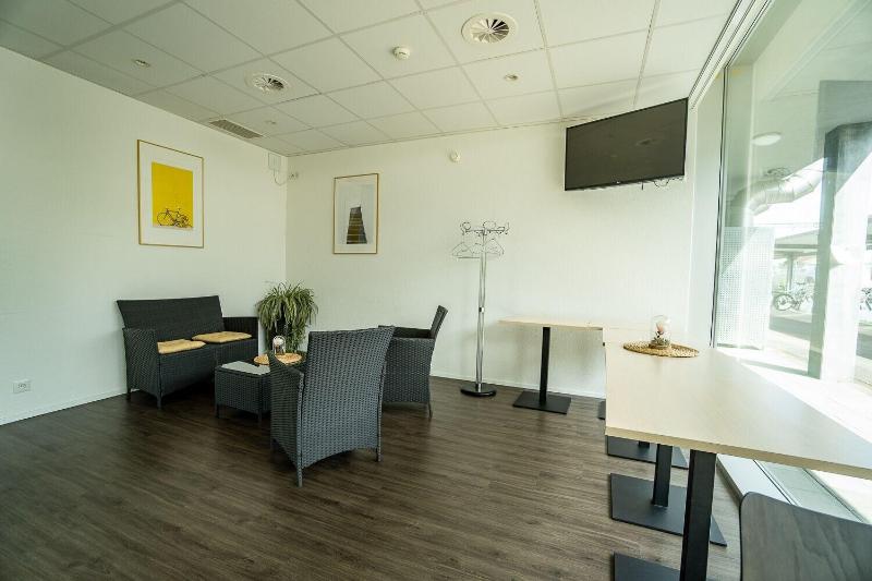 Hine Adon Apart Hotel Bern-Airport - Restoran