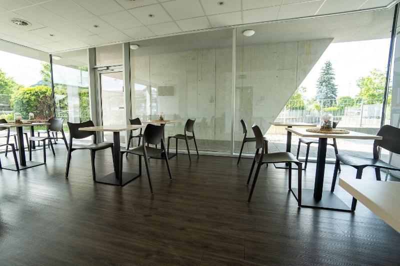 Hine Adon Apart Hotel Bern-Airport - Restoran