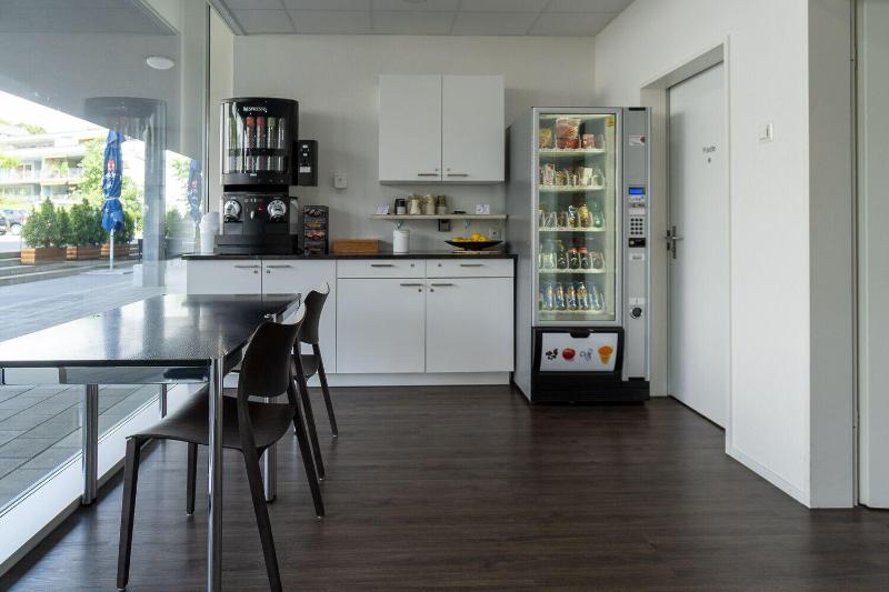 Hine Adon Apart Hotel Bern-Airport - Restoran