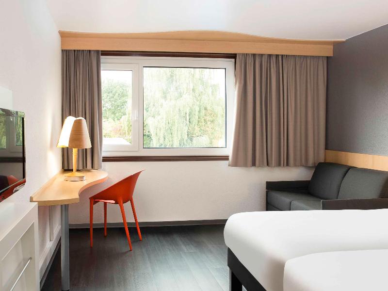 Ibis 3 Lacs Neuchatel - Oda