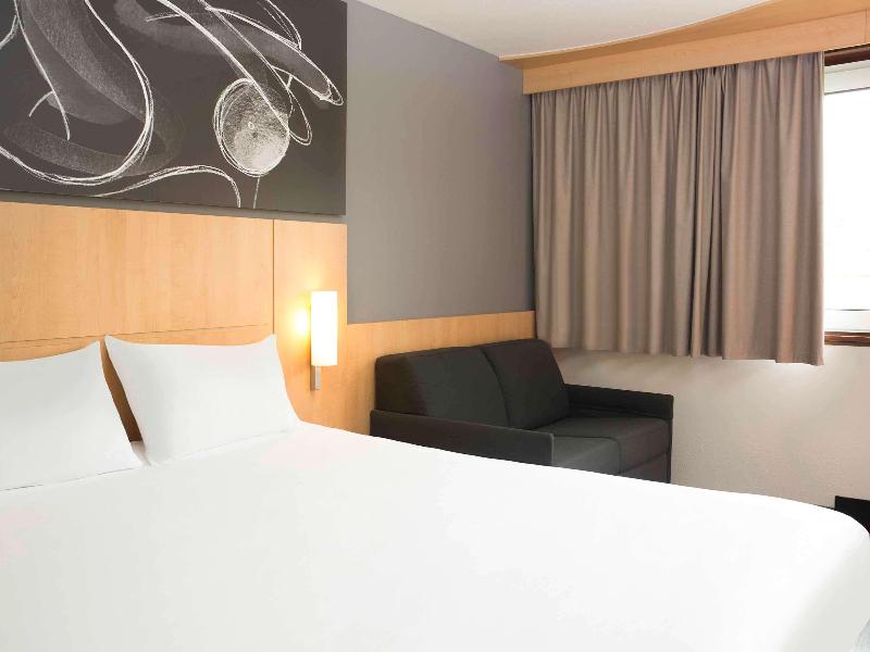 Ibis 3 Lacs Neuchatel - Oda