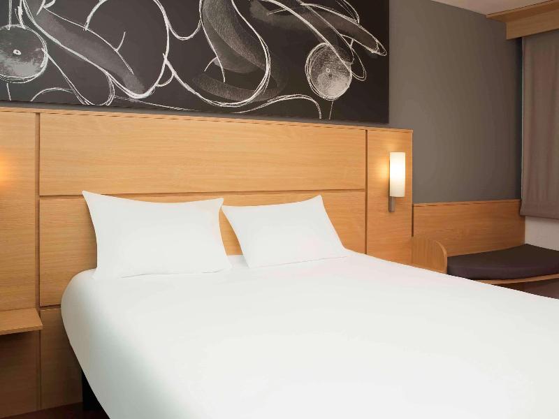 Ibis 3 Lacs Neuchatel - Oda