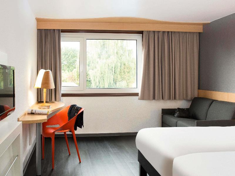 Ibis 3 Lacs Neuchatel - Oda