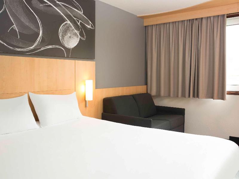 Ibis 3 Lacs Neuchatel - Oda