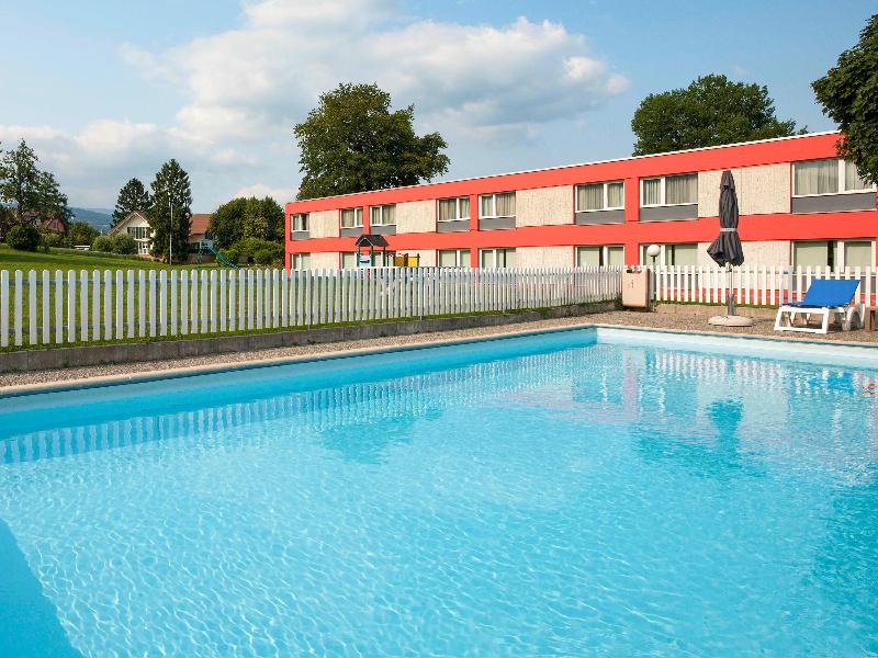 Ibis 3 Lacs Neuchatel - Havuz