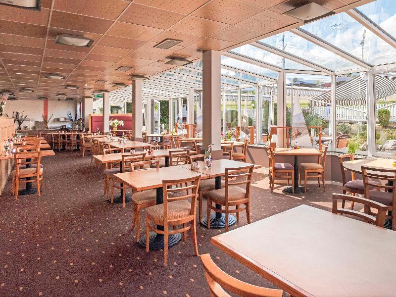 Ibis 3 Lacs Neuchatel - Restoran