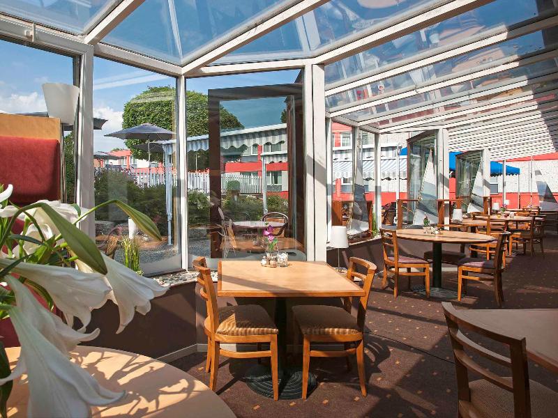 Ibis 3 Lacs Neuchatel - Restoran