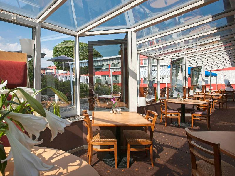 Ibis 3 Lacs Neuchatel - Restoran