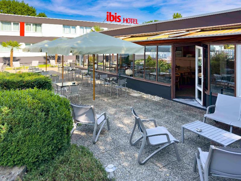 Ibis 3 Lacs Neuchatel - Restoran