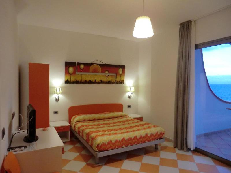 B&B Mediterraneo Mare e Sole - Oda