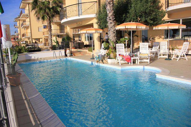 Lion's Hotel - Aktivite
