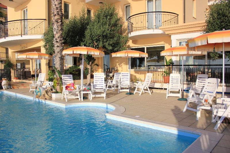 Lion's Hotel - Aktivite