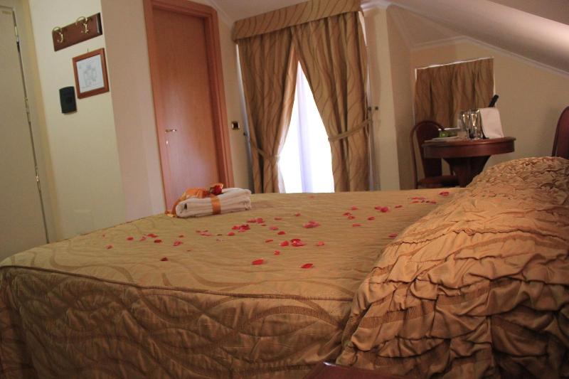 Lion's Hotel - Oda