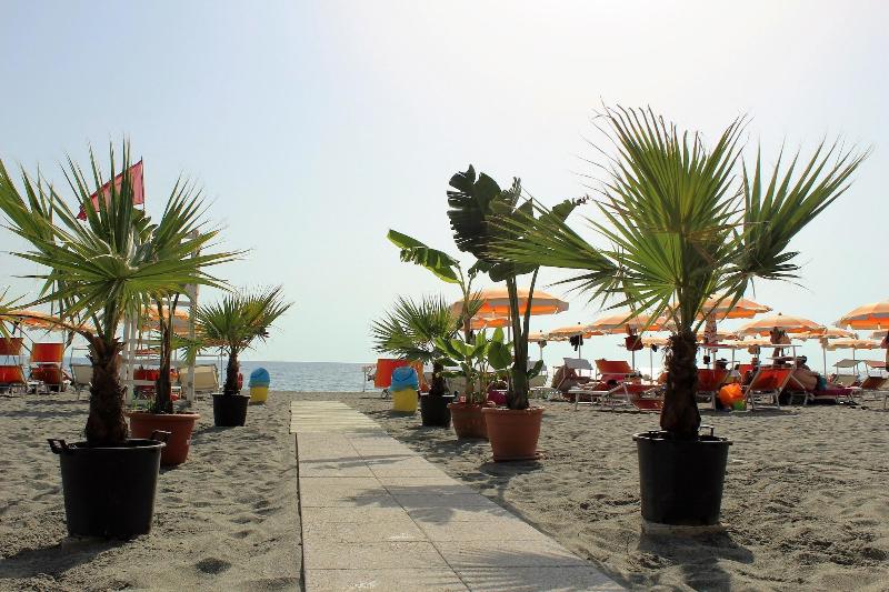 Lion's Hotel - Plaj