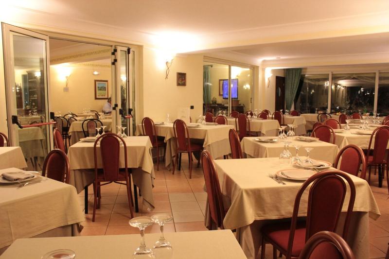 Lion's Hotel - Restoran