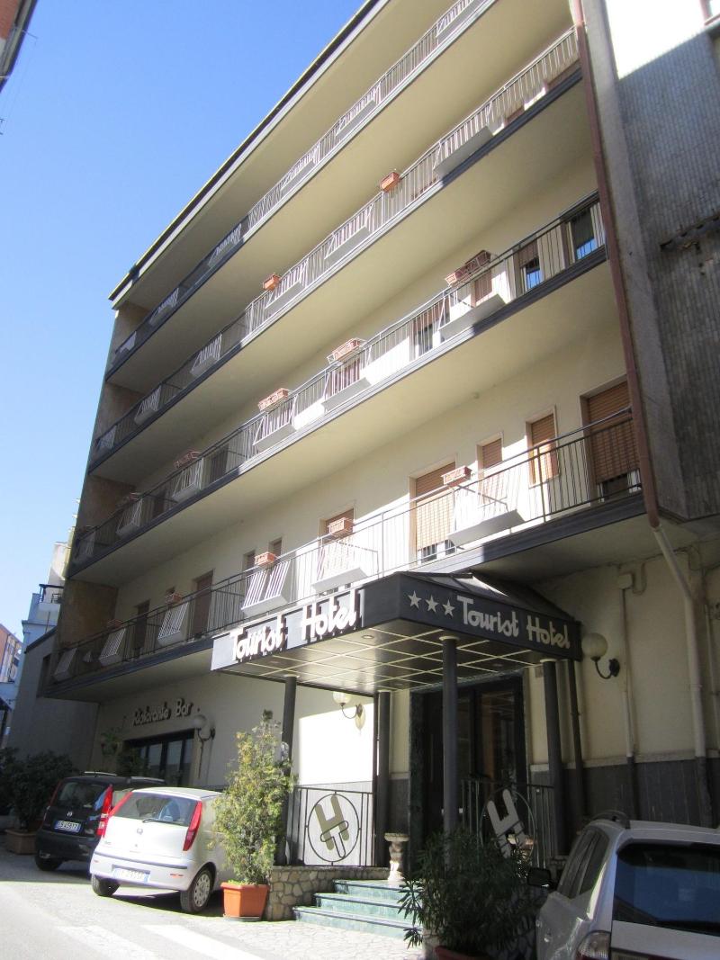 Tourist Hotel - Genel