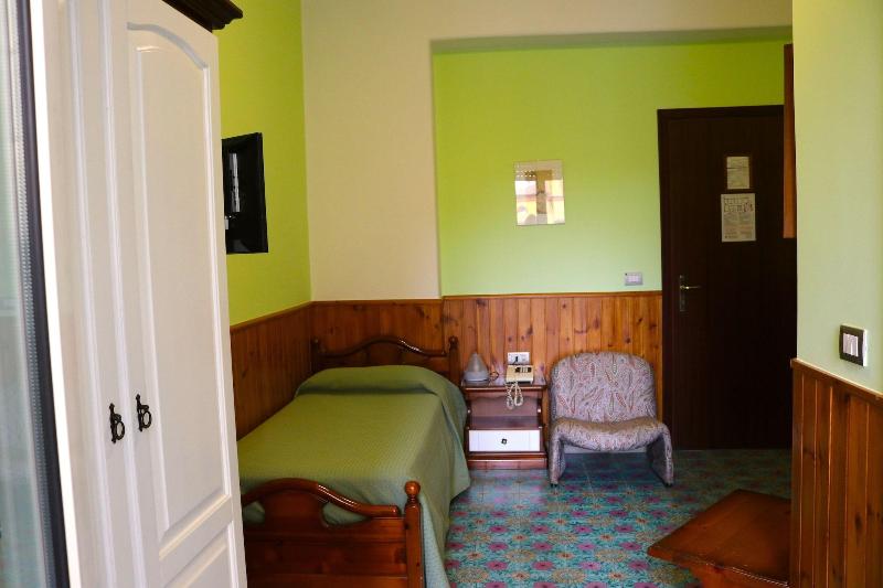 Tourist Hotel - Oda