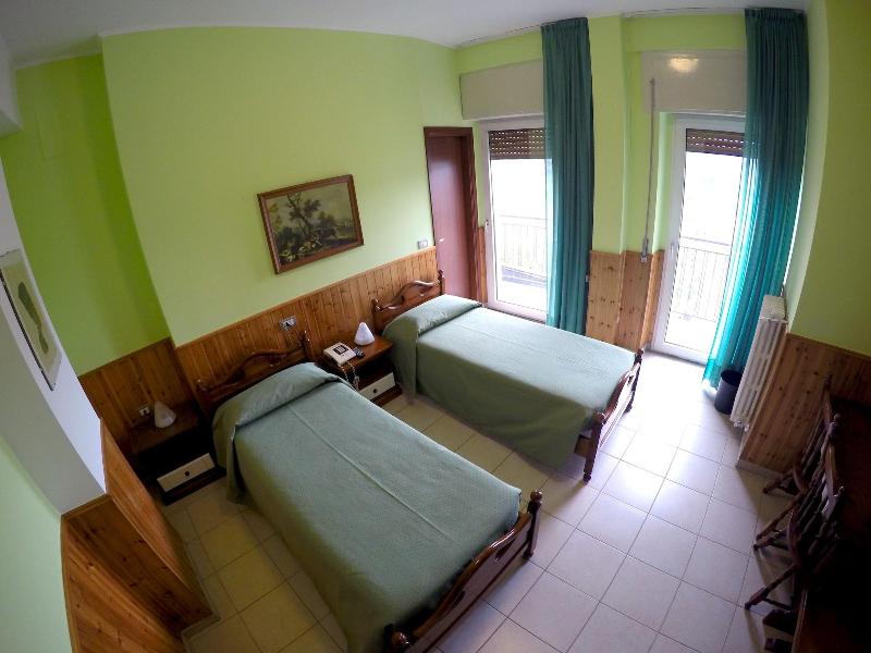 Tourist Hotel - Oda