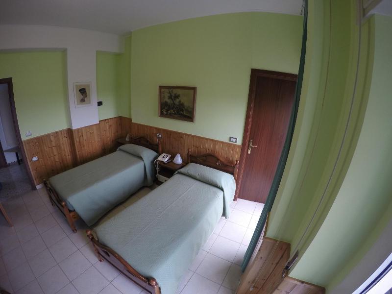 Tourist Hotel - Oda