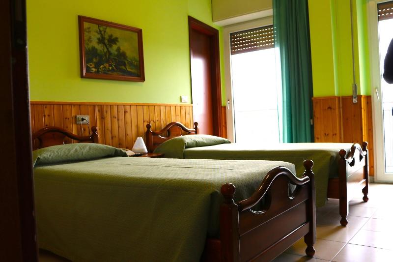 Tourist Hotel - Oda