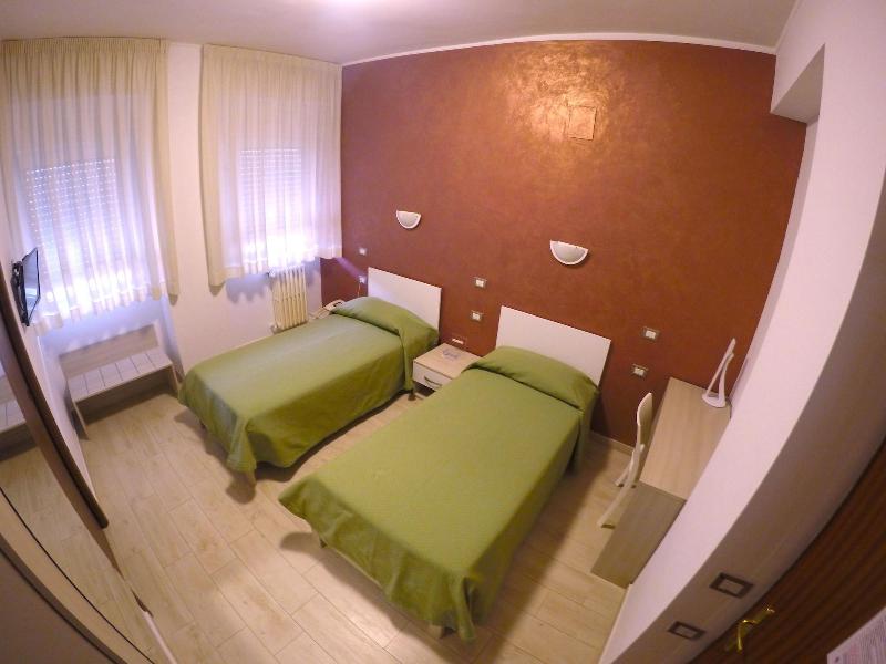 Tourist Hotel - Oda