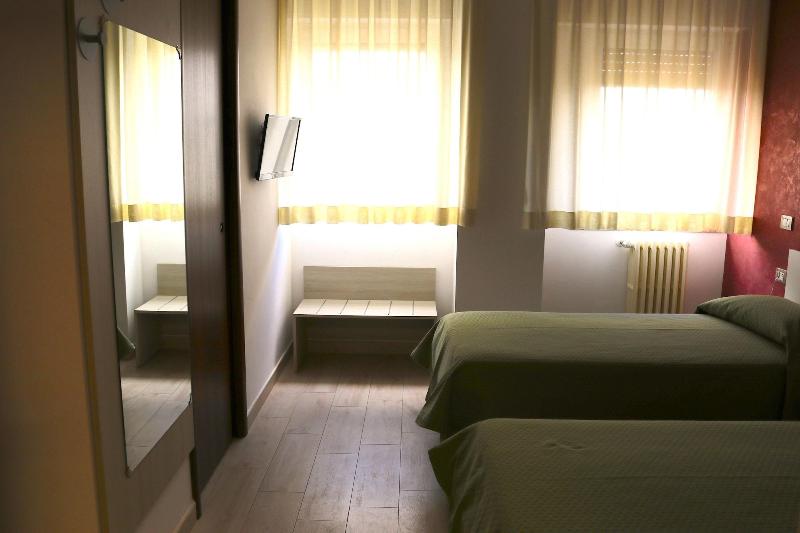 Tourist Hotel - Oda