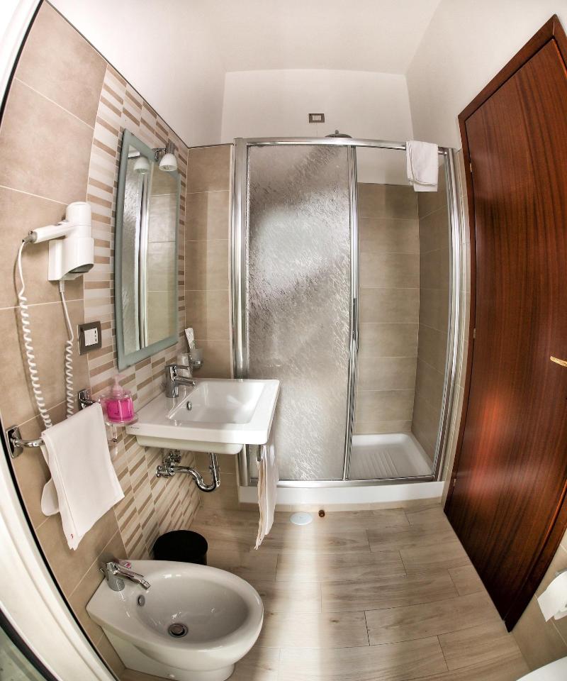Tourist Hotel - Oda