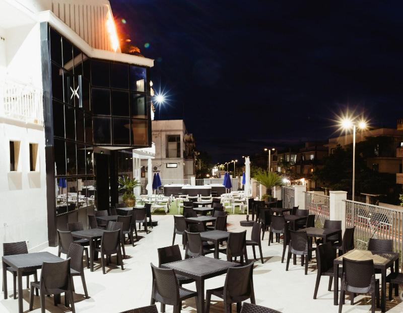 Hotel Accord Le Rose - Genel